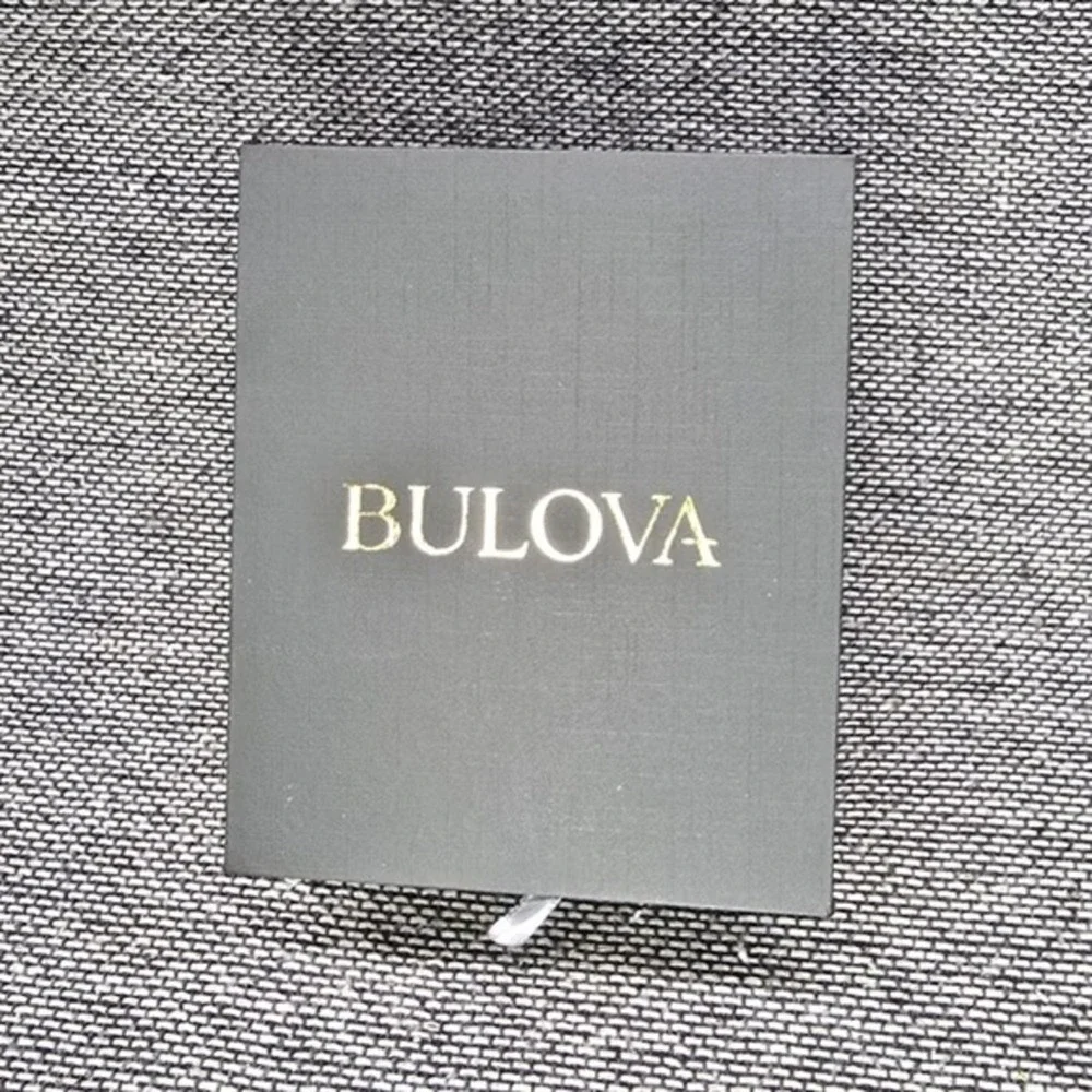 Bulova Surveyor Watch 98C127 Silver‎ Gold Two Tone Day Date 39mm Excellent Dress